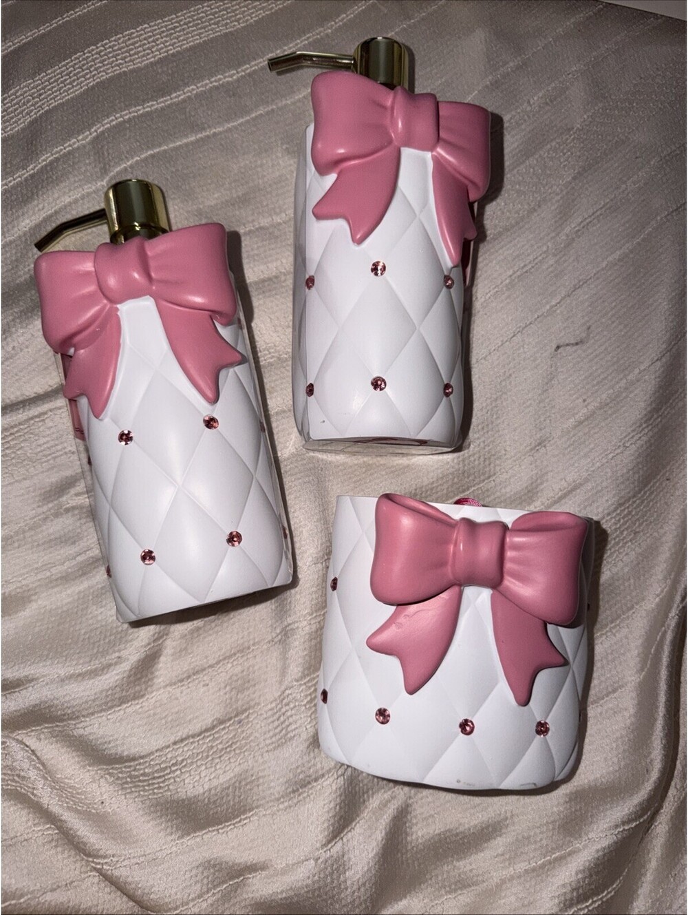 Pink bow W/ Diamonds bathroom set Two Soap Dispensers And A Toothbrush Holder